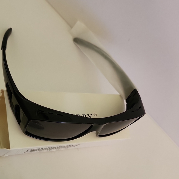 Wzerry Polarized Fit Over Black Sunglasses - Picture 3 of 7